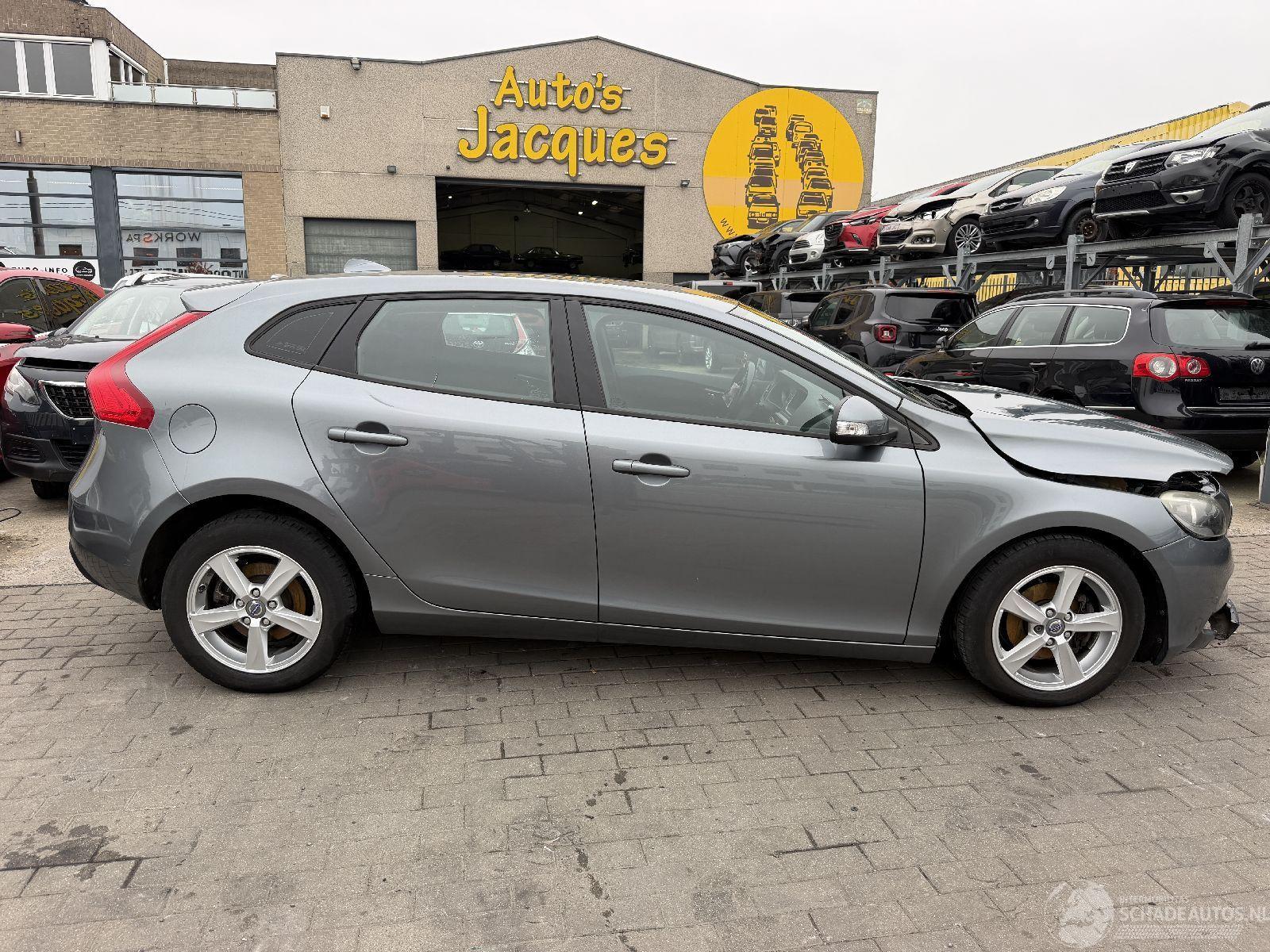 Volvo V-40 2.0D