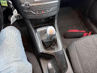 Peugeot 308 1.2I picture 21
