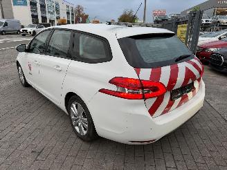 Peugeot 308 1.2I picture 10