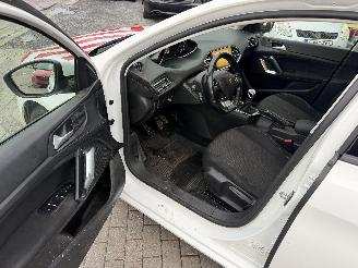 Peugeot 308 1.2I picture 6