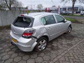 Opel Astra 1.6 picture 6