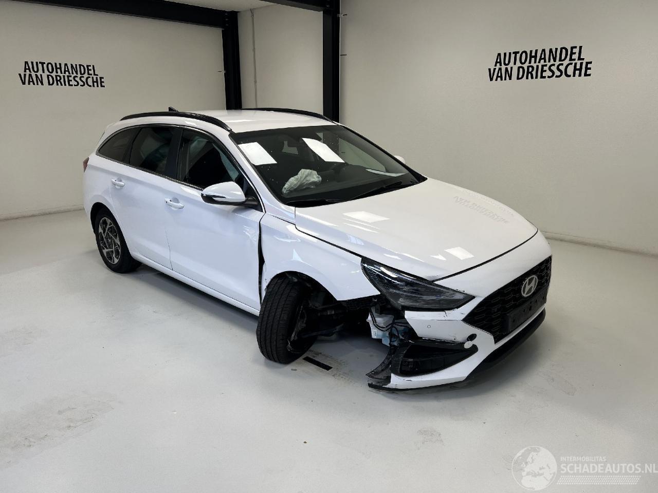 Hyundai I-30 