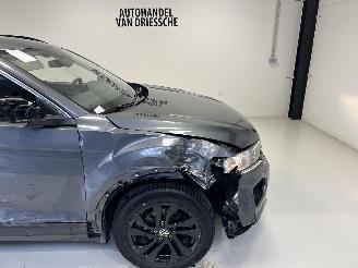 Volkswagen T-Roc  picture 2