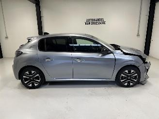 Peugeot 208 ALLURE picture 2