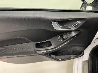 Ford Fiesta ST-LINE picture 12