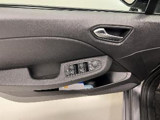 Renault Clio  picture 11