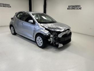Damaged car Toyota Yaris HYBRIDE 2022/9