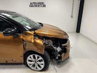 Renault Captur INTENS picture 2