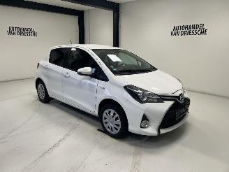 uszkodzony samochody osobowe Toyota Yaris HYBRIDE 2017/4