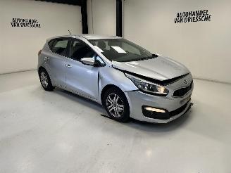 Unfallwagen Kia Cee d  2016/7