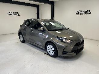 Schadeauto Toyota Yaris HYBRIDE 2021/10