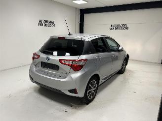 Toyota Yaris HYBRIDE picture 3