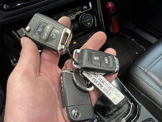 Volkswagen Touran R-LINE /DSG/PANO picture 19