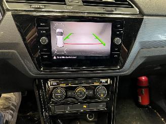 Volkswagen Touran R-LINE /DSG/PANO picture 18