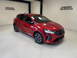 uszkodzony samochody osobowe Renault Clio TECHNO 2025/4