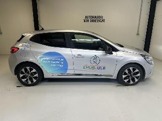 Renault Clio  picture 2