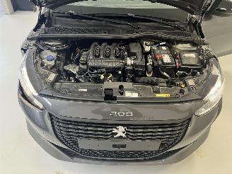Peugeot 208  picture 11