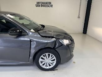 Peugeot 208  picture 3