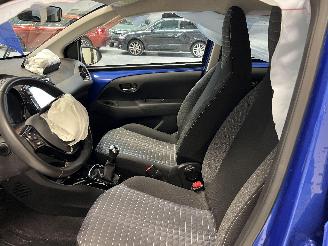 Peugeot 108 ALLURE picture 10