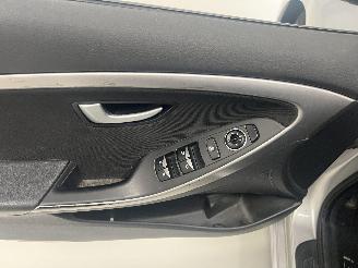 Hyundai I-30  picture 11