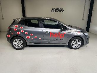 Renault Clio  picture 2