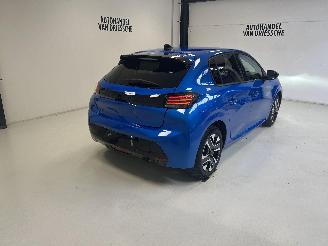 Peugeot 208 ALLURE picture 3