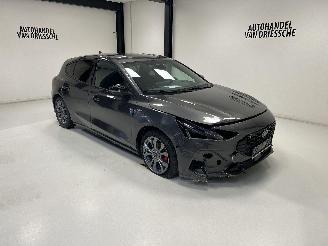 Schadeauto Ford Focus ST-LINE 2023/11