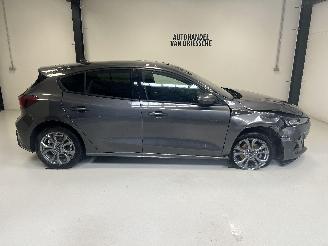 uszkodzony samochody osobowe Ford Focus ST-LINE 2023/2