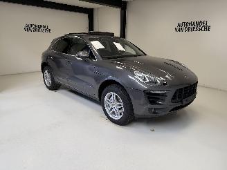 Vaurioauto  passenger cars Porsche Macan  2015/2