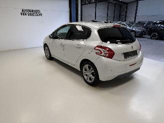 Peugeot 208 ALLURE picture 8