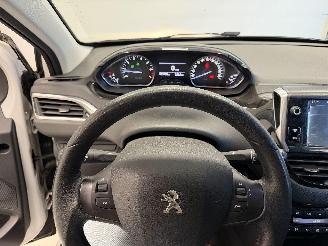 Peugeot 208 ALLURE picture 13