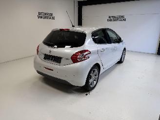 Peugeot 208 ALLURE picture 6