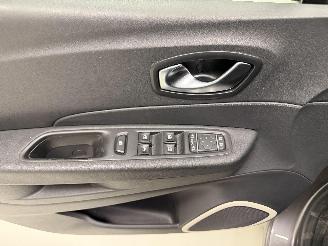 Renault Captur  picture 14