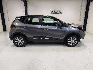 Schadeauto Renault Captur  2019/2