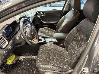 Kia Xceed PLUGIN HYBRIDE picture 13