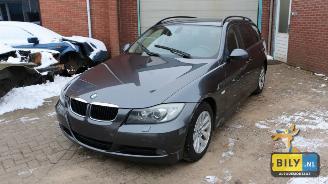 Salvage car BMW 3-serie E91 320d 2008/4