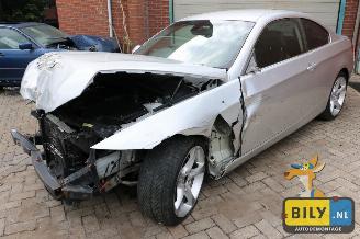 Salvage car BMW 3-serie E92 325i 2006/11