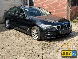 BMW 5-serie BMW G30 520D B47 black sapphire metallic picture 2