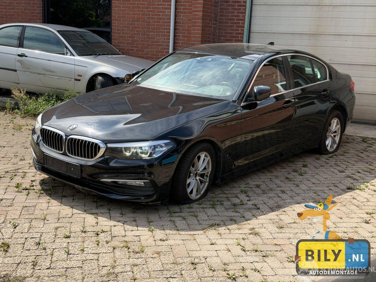 BMW 5-serie BMW G30 520D B47 black sapphire metallic