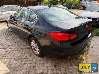 BMW 5-serie BMW G30 520D B47 black sapphire metallic picture 4