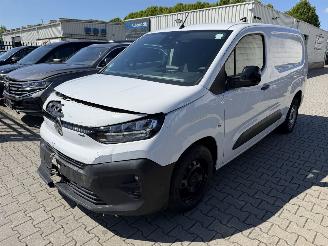 uszkodzony samochody ciężarowe Citroën Berlingo Blue HDI 96 kw L2H1 2025/9