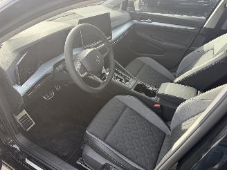 Volkswagen Golf 1.5 eTSI Energy picture 6