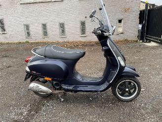 Schade scooter Vespa  50 PIAGGIO 2014/5