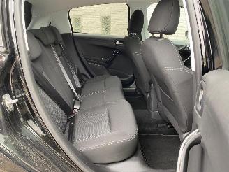 Peugeot 208 ALLURE picture 22
