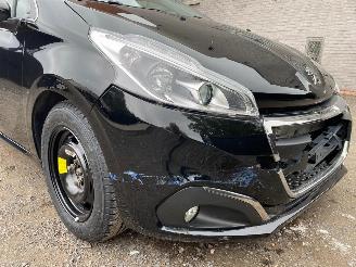 Peugeot 208 ALLURE picture 4