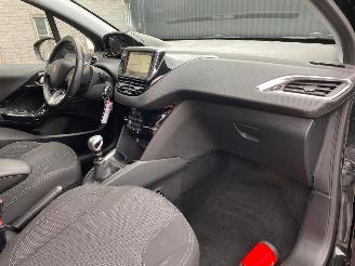 Peugeot 208 ALLURE picture 20