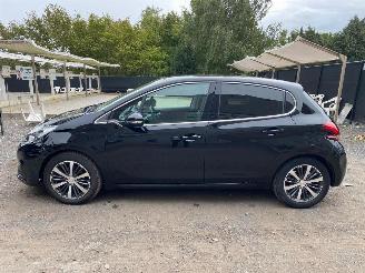 Peugeot 208 ALLURE picture 14