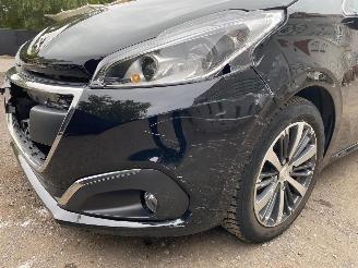 Peugeot 208 ALLURE picture 11