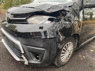 Toyota Proace 2.0 D picture 11