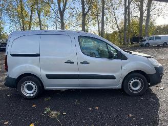 damaged commercial vehicles Peugeot Partner PREMIUM 2016/6